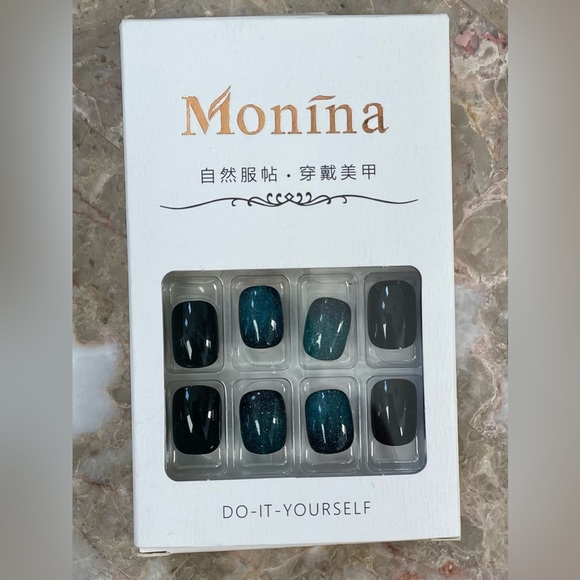 Short Teal Blue Space Glitter Glossy Press On Nails NIB - Picture 3 of 4